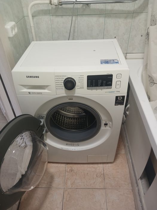 Продам стиральную машину