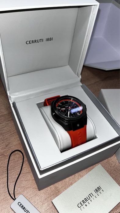 Часы кварцевые CERUTTI