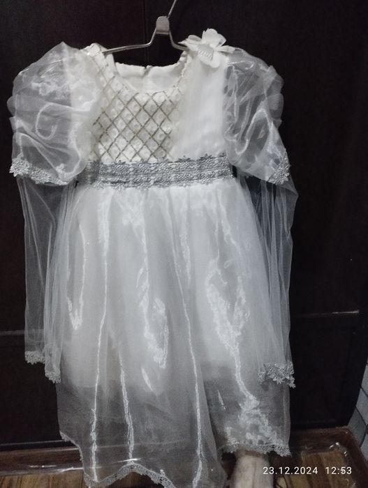 Продается новогоднее детское платье