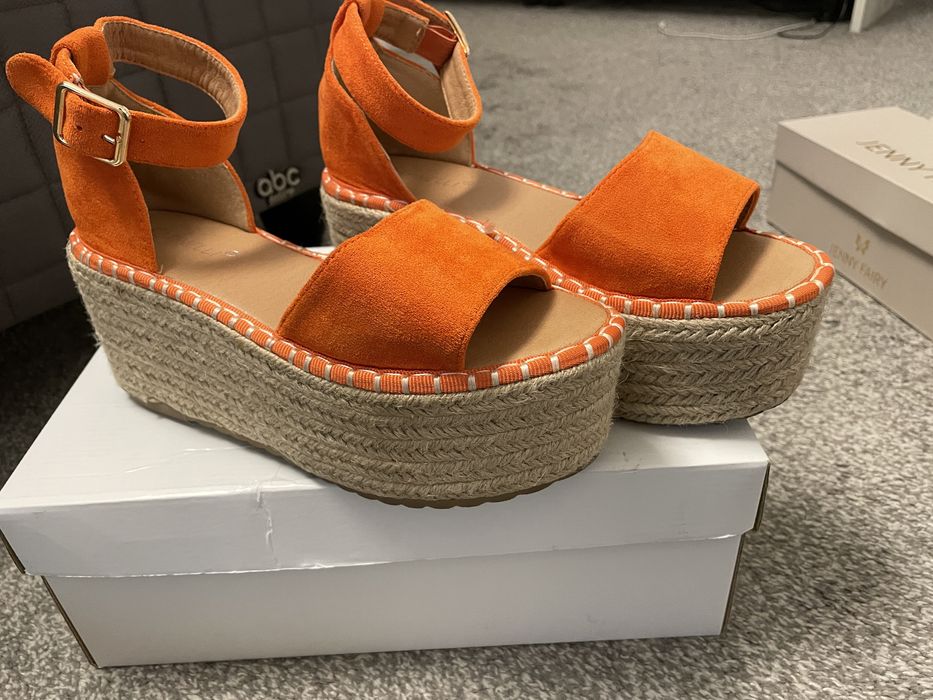 Pantofi si sandale