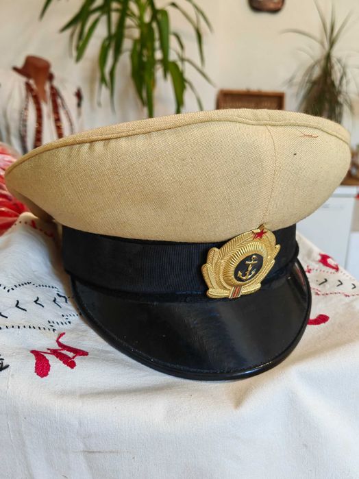 Две Български Офицерски Соц Военноморски Парадна и Строева Фуражки
