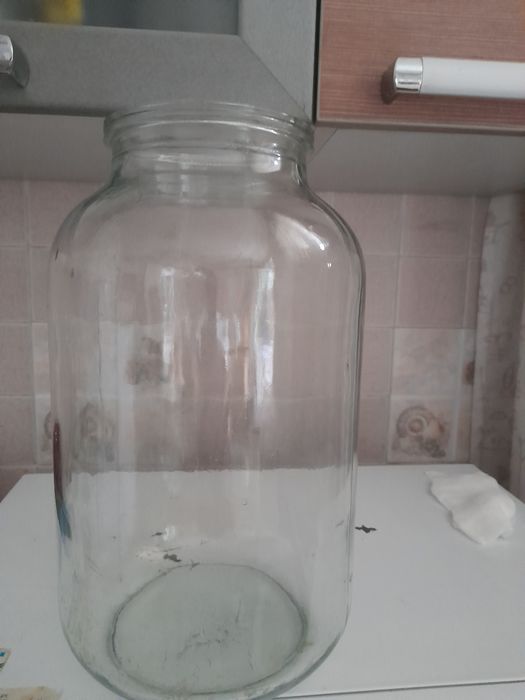 Продам банку,пятилитровую