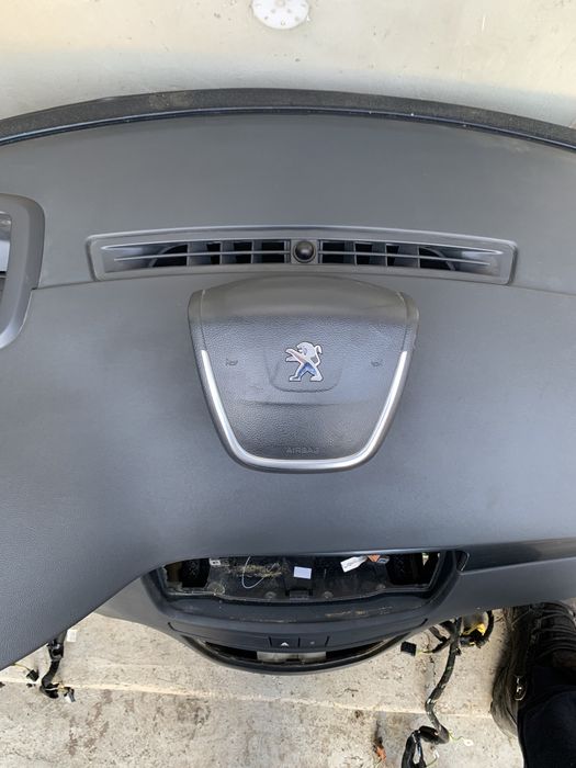 Plansa bord Peugeot 508 cu head up display, airbag volan si pasager!