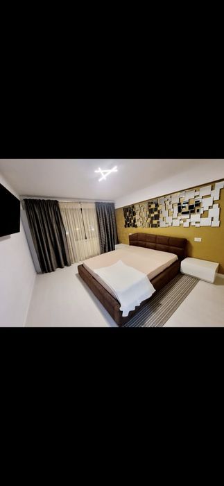 Inchiriez /  VAND  apartament cu  3 camere,bloc C.A.M 3,ULTRACENTRAL