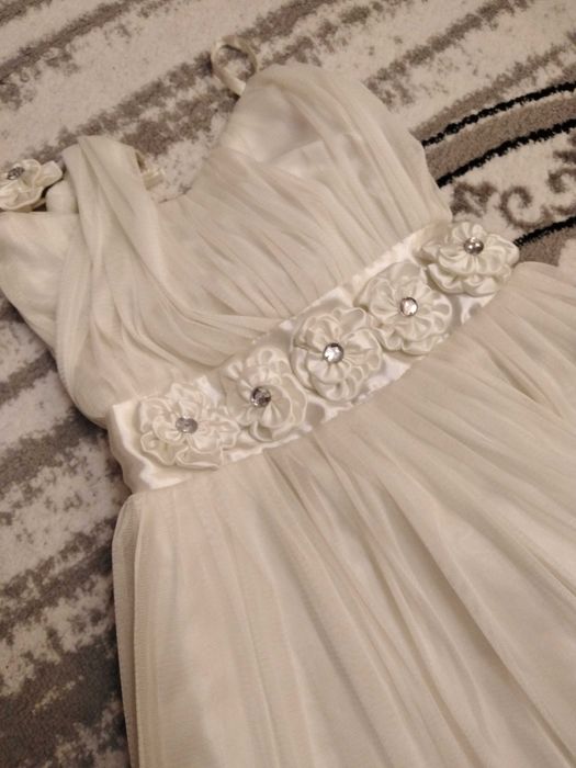 OFERTA Rochii elegante 3-8 ani 35.buc