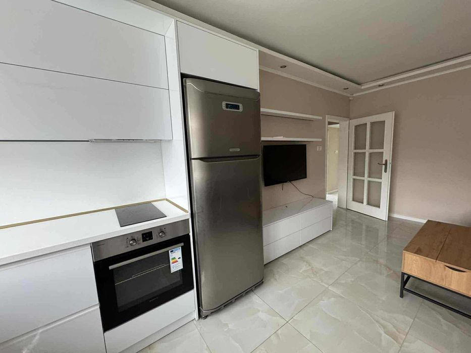 Тристаен апартамент в ж.к. Младост 1.