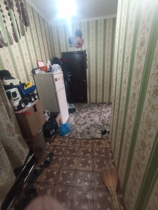 Navoiy shahar 23 maktab oldida