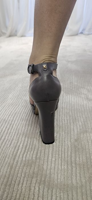 Туфли кожаные, Италия