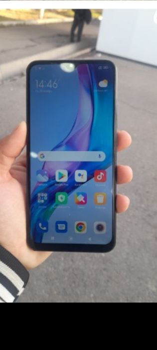 Redmi 9 sotiladi .4/128 xotira Karobka dakument bor.