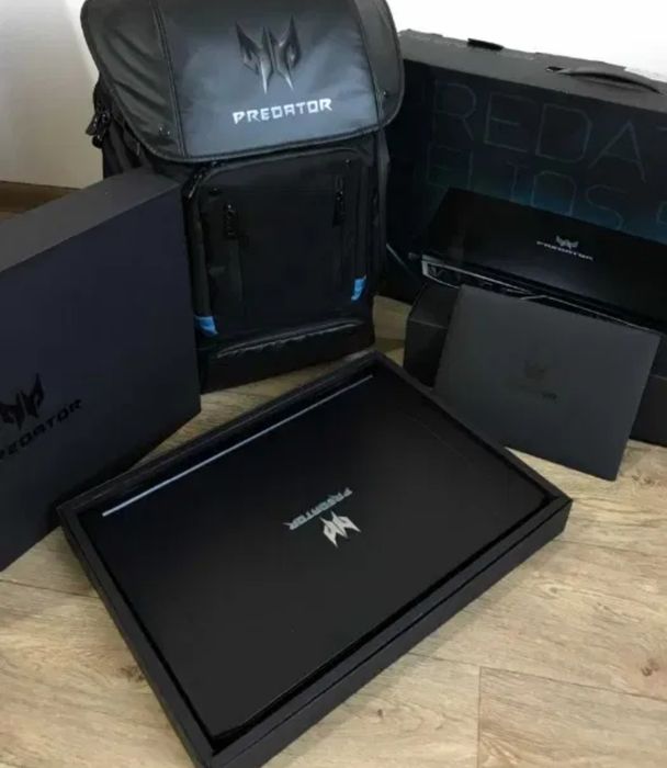 Игровой ноутбук Acer Predator 17.3/144 Hz/i5 8300H/1070 8Gb/512+128+24