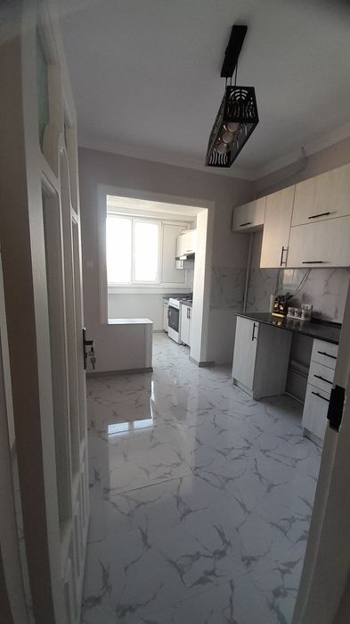 Srochna 5 xonali kvartira sotiladi