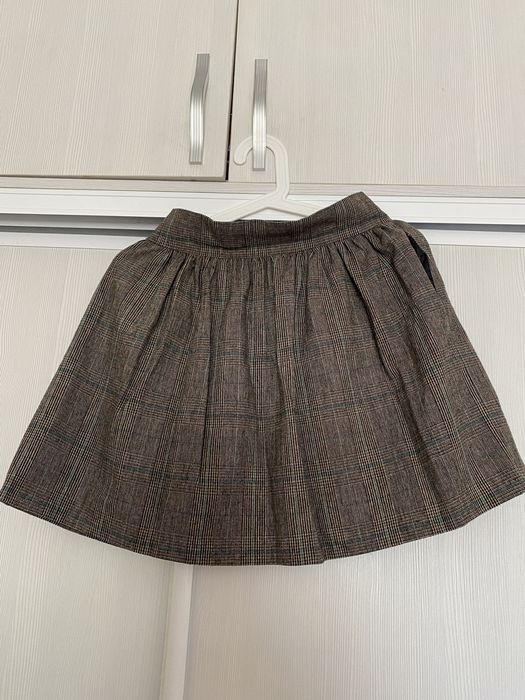 Продам  Костюмы с юбкой