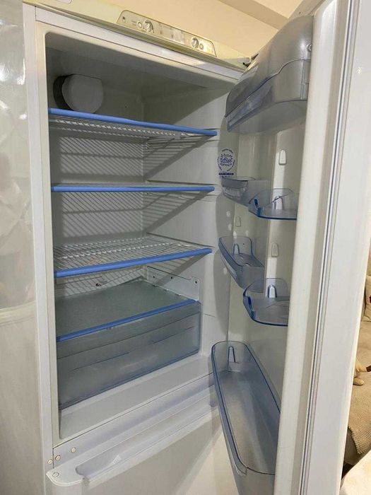 Холодильник Indesit