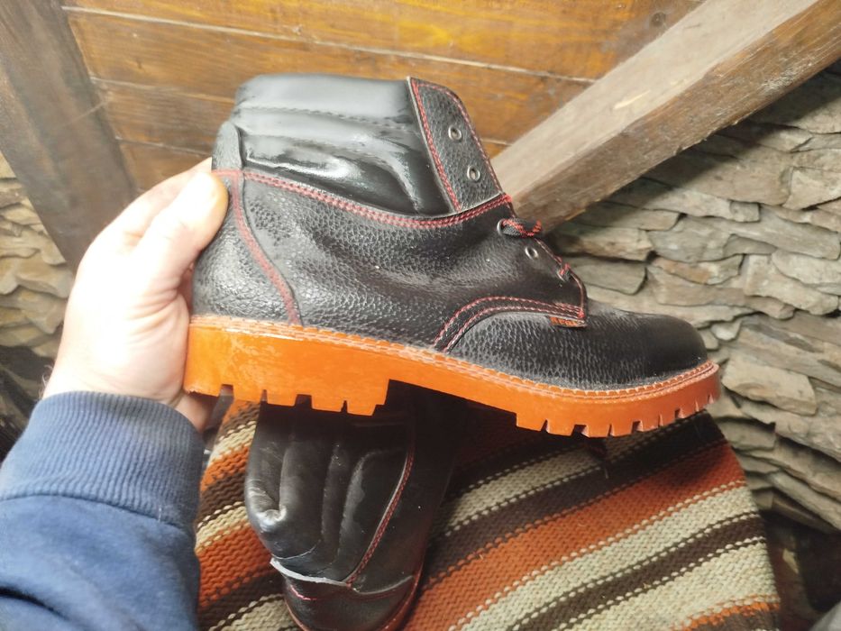 Работни обувки без пластина размер 45