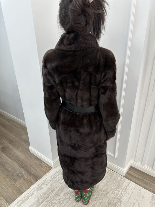 Продам норковую шубу