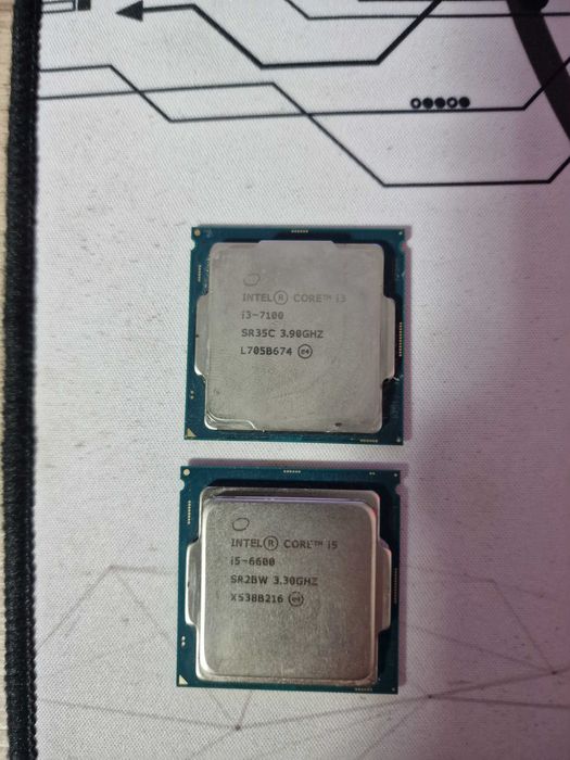 Procesoare : i3-7100 ; i5-6600