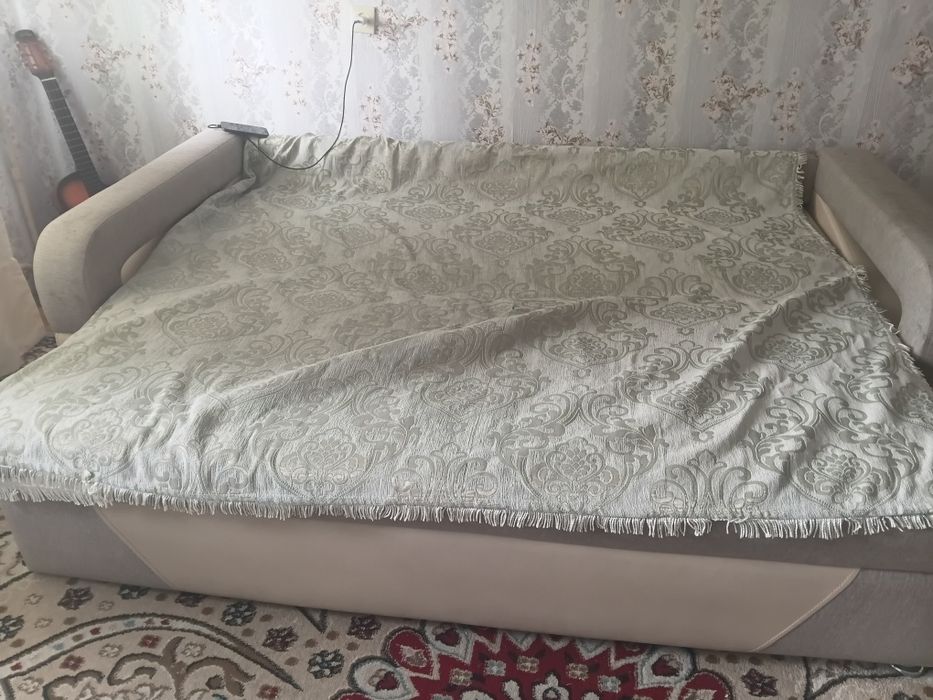 Диван в хорошем состоянии