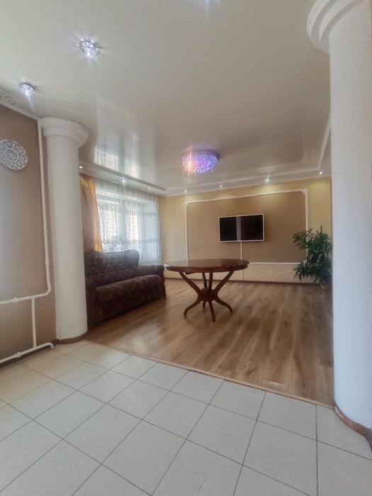 Продам  уютную 4 комнатную квартиру р-н 17 школы.