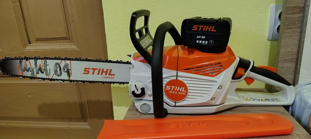 Drujba Stihl MSA 300 noua + baterie AP 30 . Noua