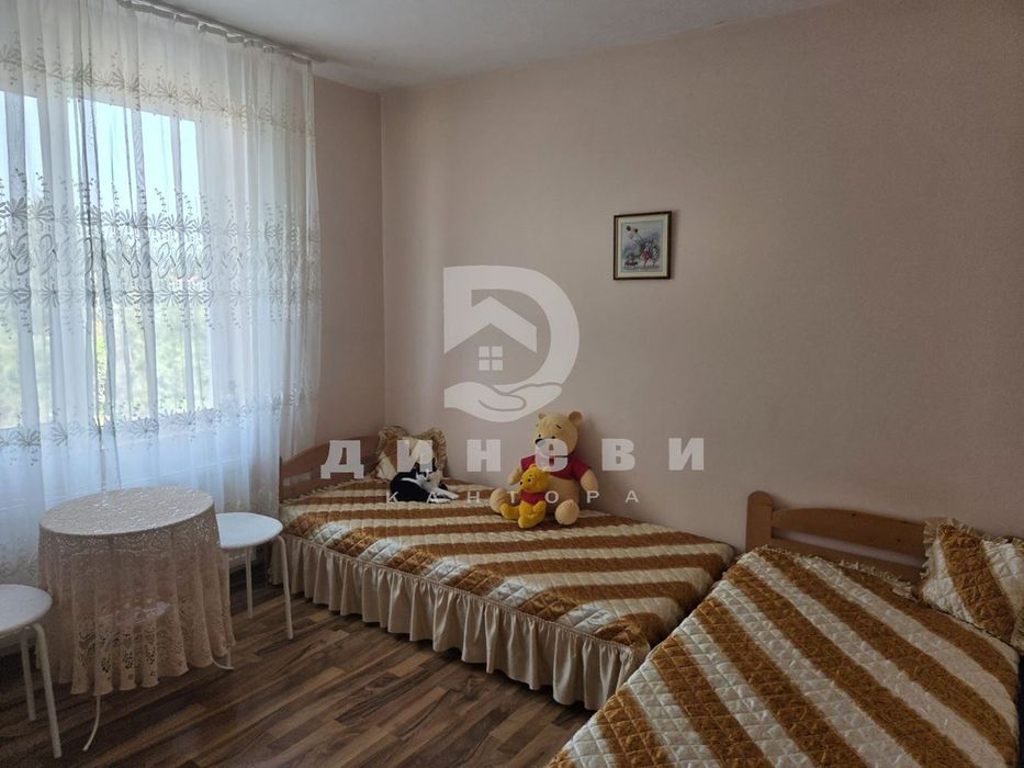 Двуетажна къща в село Могила