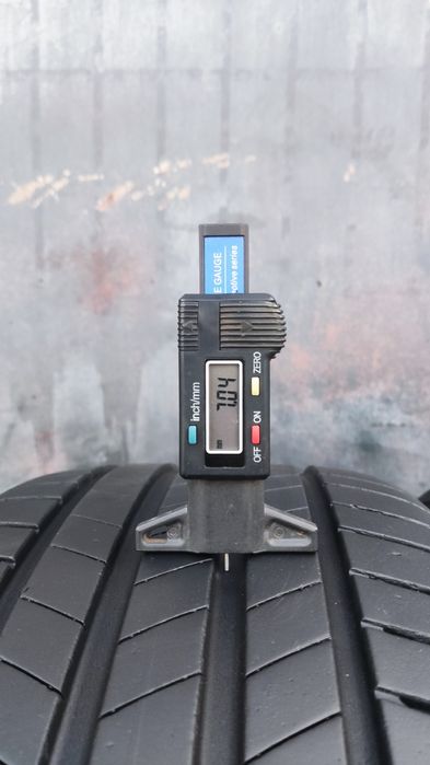2бр. летни гуми 225/40/18 Bridgestone Turanza T 005
dot23
7mm
