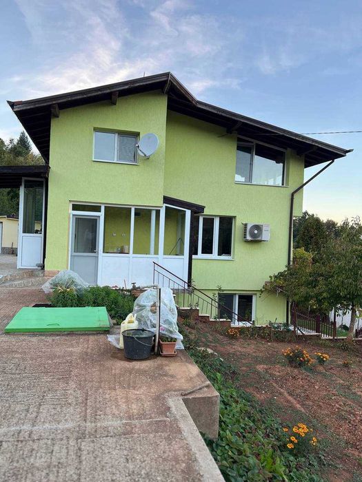 Продава се Къща в Ботевград - 1485 кв.м за 169 €/кв.м - Снимка #1