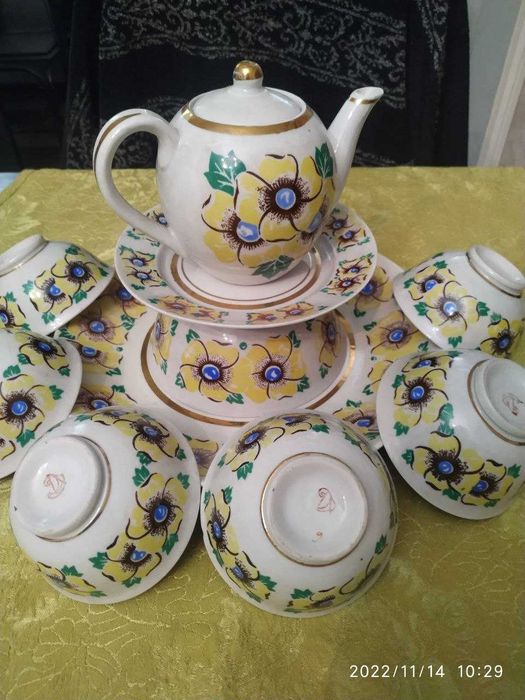 Продается кофейный  и чайный сервизы.Советский 1 сорт Новый.