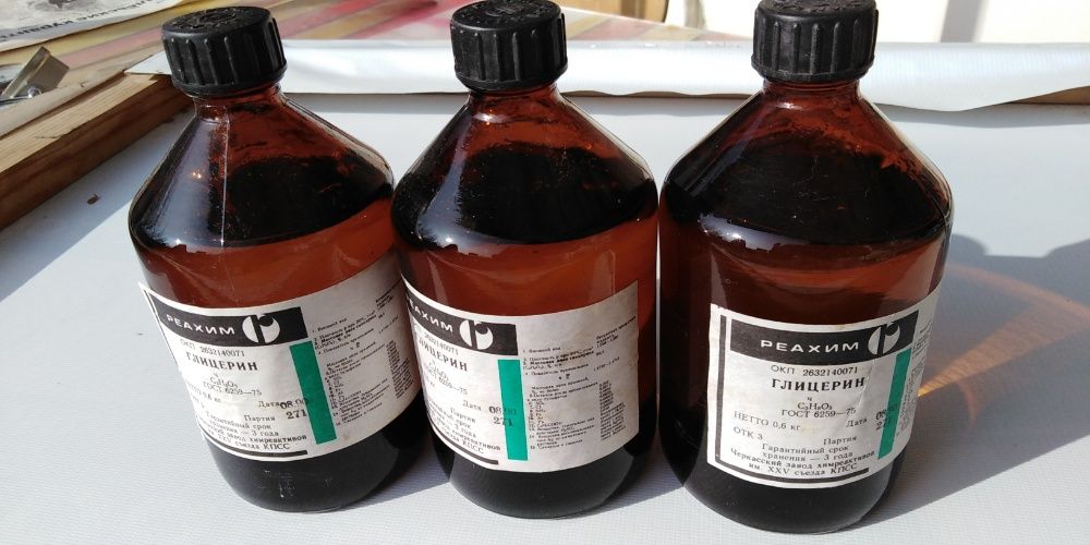 Пластиковые крышки для пенициллиновой посуды и для солонок