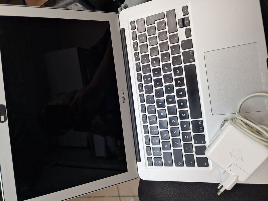 Macbook Air 13 2015 i5 Laptop Apple