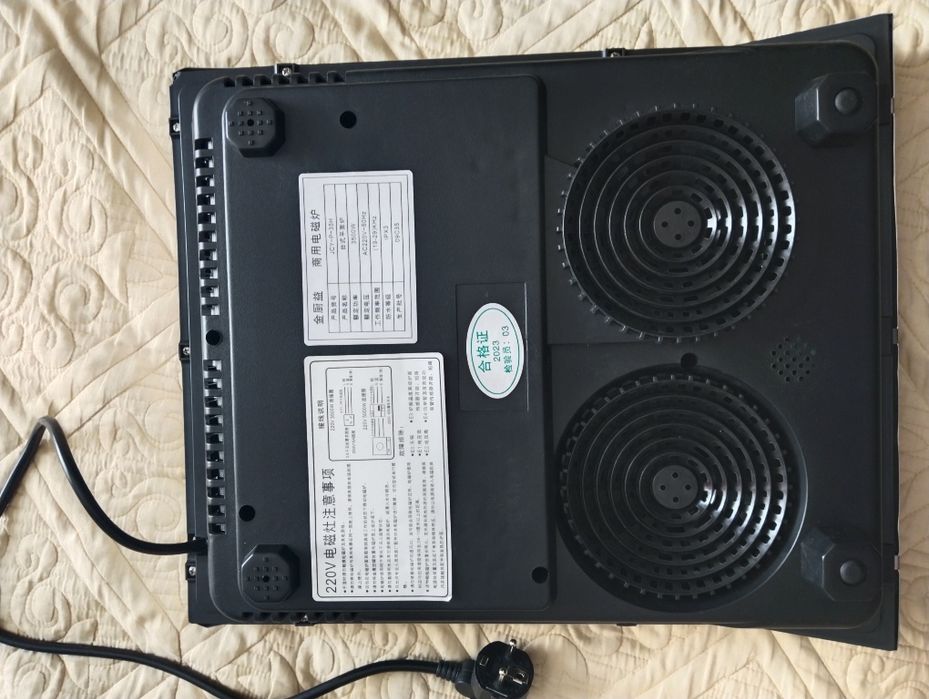 Индукционная плитка 3500 вт.