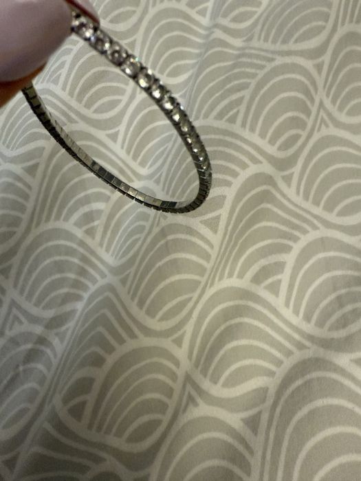 Сребърна тенис гривна с циркони на ластик