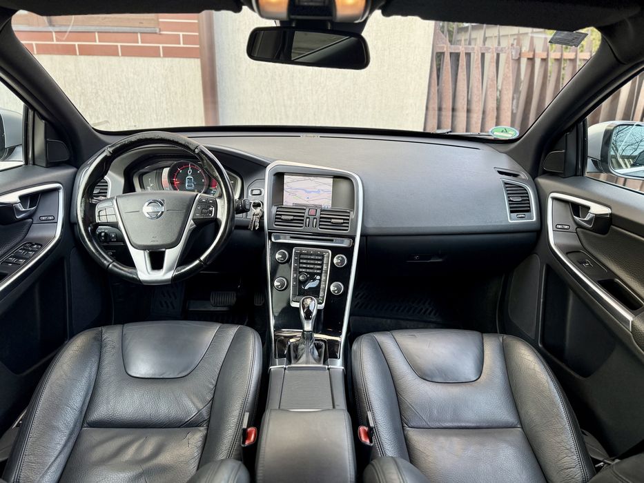 Volvo XC 60/SUMMUM/2.4 D5/4x4/AuToMat/DubuCLimA/XeNoN/PieLe/PROPRIETAR