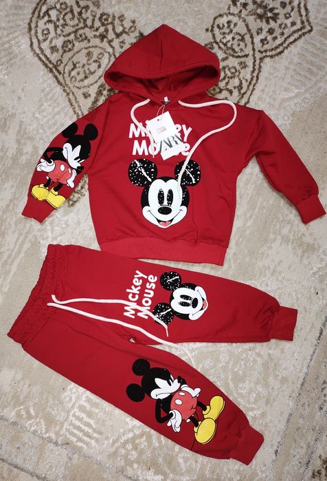 Продам костюмы детские