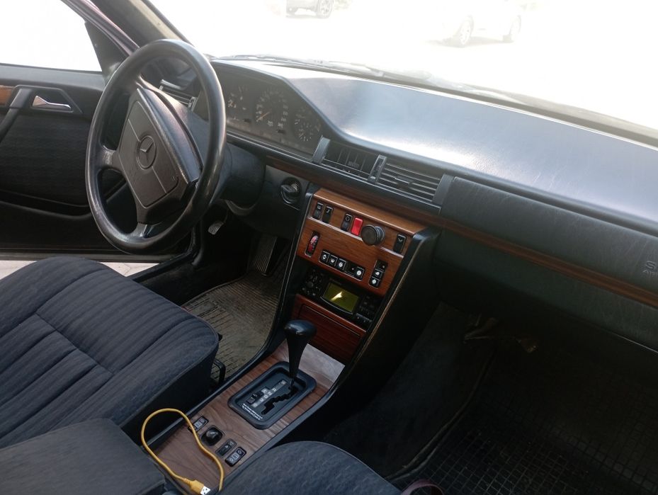 Продам Mersedes  W124 3.2