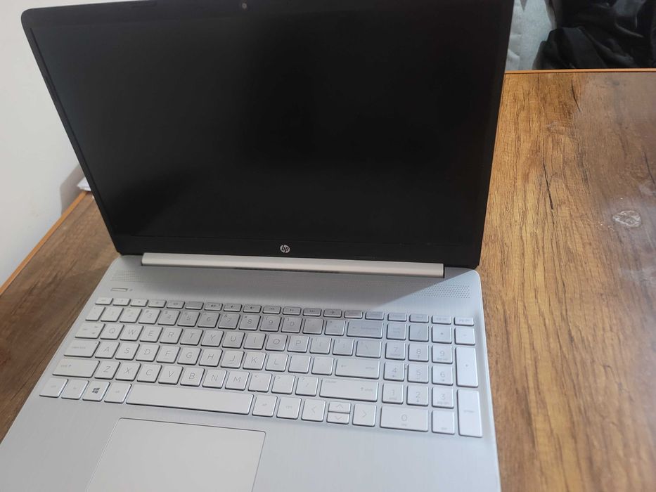 HP Laptop corei5 / Klaviatura, mishka, garnaturasi bilan