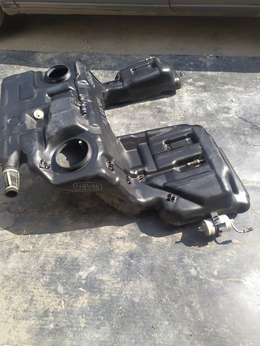 Топливный бак Ауди а8 д2.