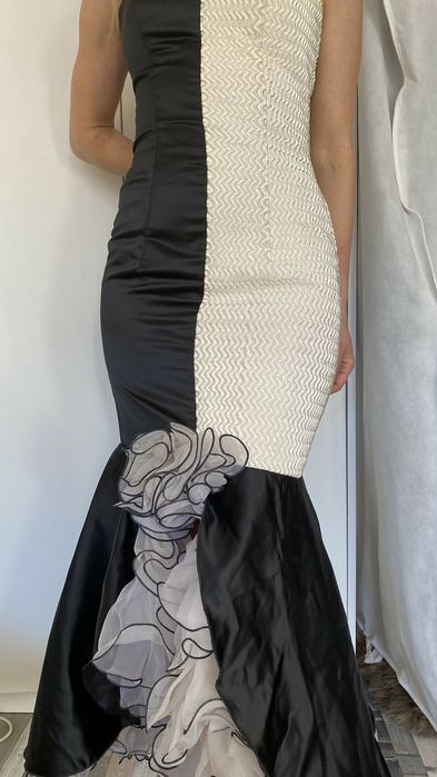 Официална рокля на Одета , бална