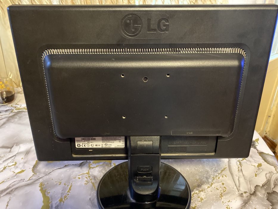 Продаеться монитор