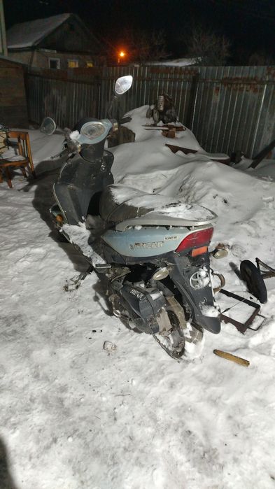 Продам скутер на запчасти