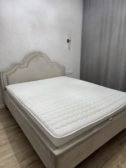 Продам кровать  160 на 200 . В отличном состоянии