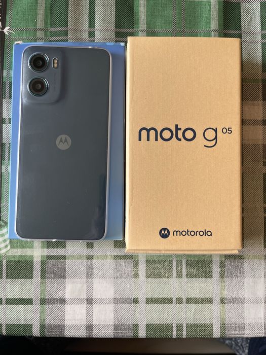 Продавам  Motorola g 05