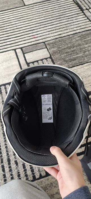 Продаю велосипедную каску