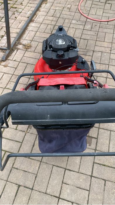 Masina de tuns iarba - Briggs & Stratton  Gude
