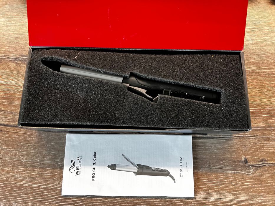 Ondulator ceramic digital Wella Pro Curl cu diametrul de 24 mm