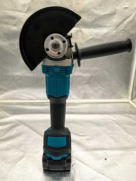 Polizor unghiular fara fir Supamaster 68V 299 lei