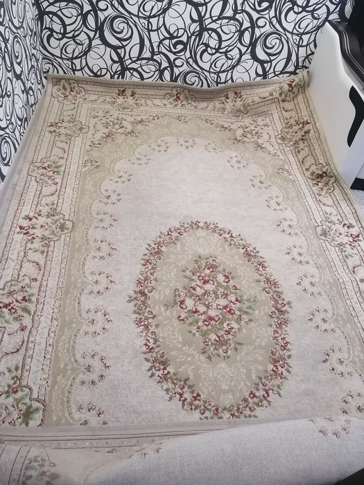 Продам  в хорошем состоянии ковёр