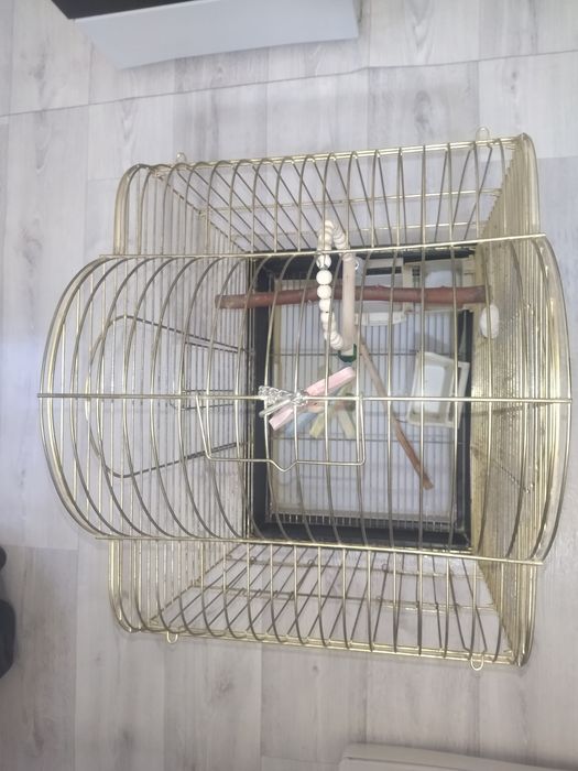 Продам клетку для попугаев
