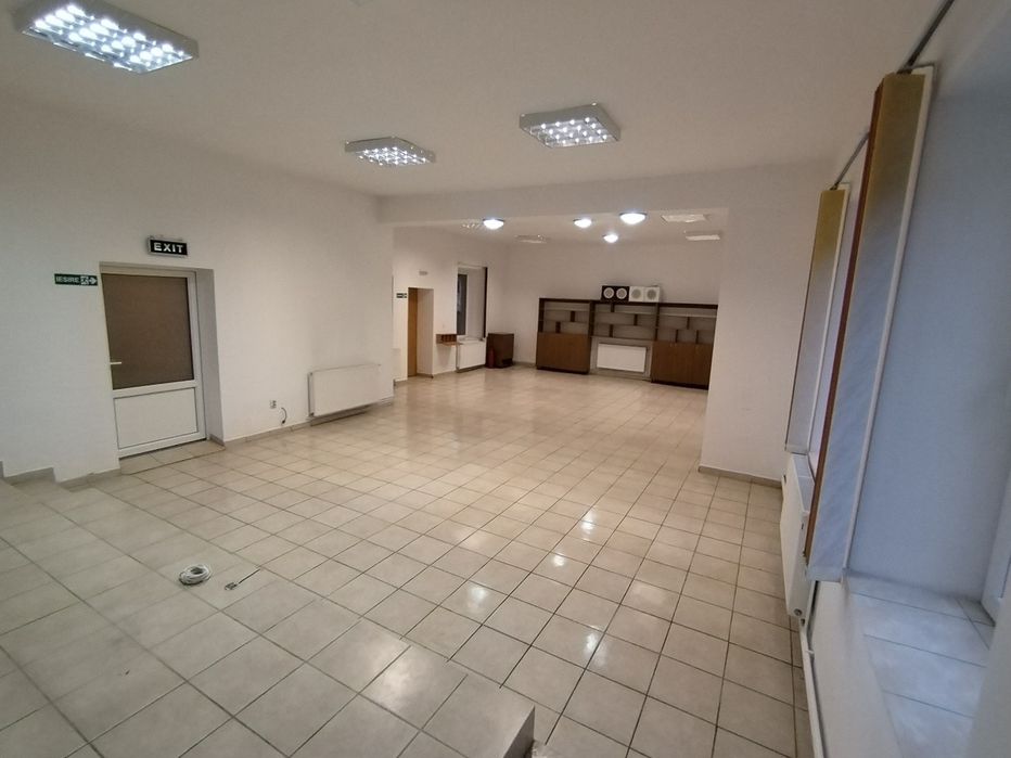 Vând sau închiriez spațiu