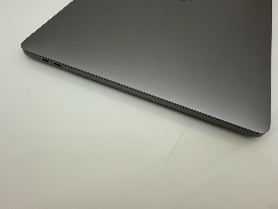 MacBook PRO 2017 15’4 Retina. Core i7/16/512/4GB VGA