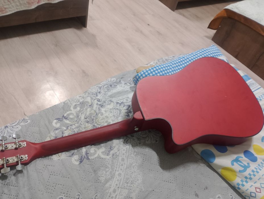 Гитару продам, б/у